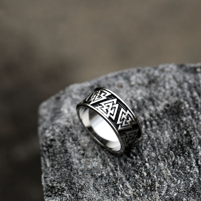 Men’s Fashion Vintage Stainless Steel Ring – Simple Electroplated Stylish Ring