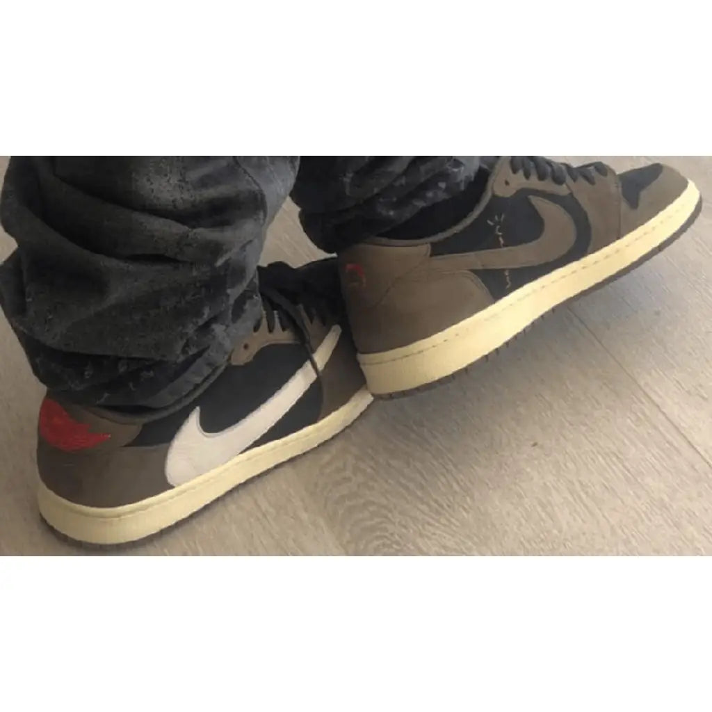 Nike Air Jordan 1 Retro Low OG SP x Travis Scott Cactus Jack “Black Dark Mocha” – Limited Edition Sneakers