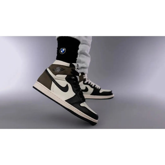 Nike Air Jordan 1 Retro High OG "Dark Mocha" sneaker